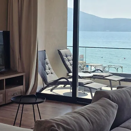 Ador Luxury Apartment Vlore