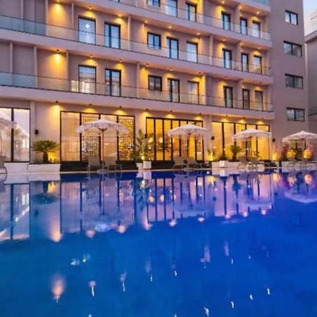 Ador Luxury شقة *